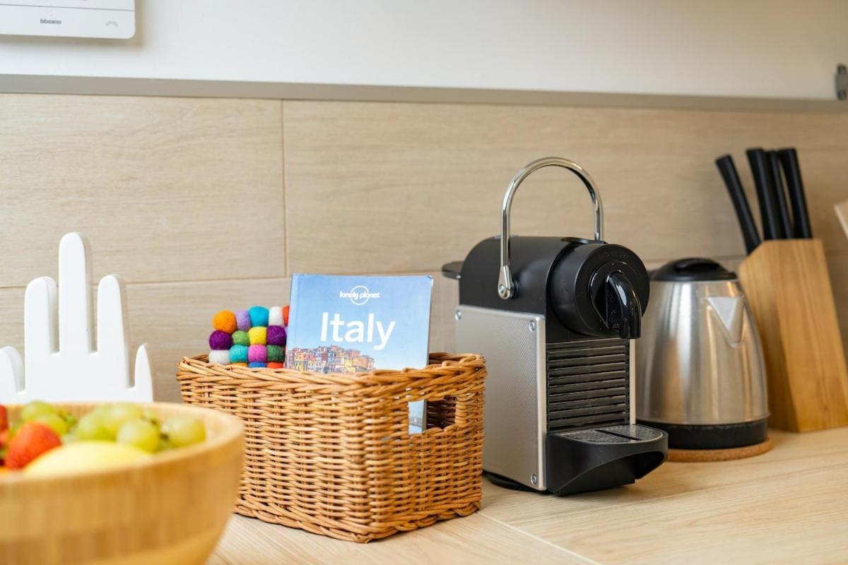 Luminoso Loft - M5 Cagranda - Free Wi -fi * Milan